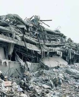 Pancake-collapse-in-Mexico-City-1985_Q320